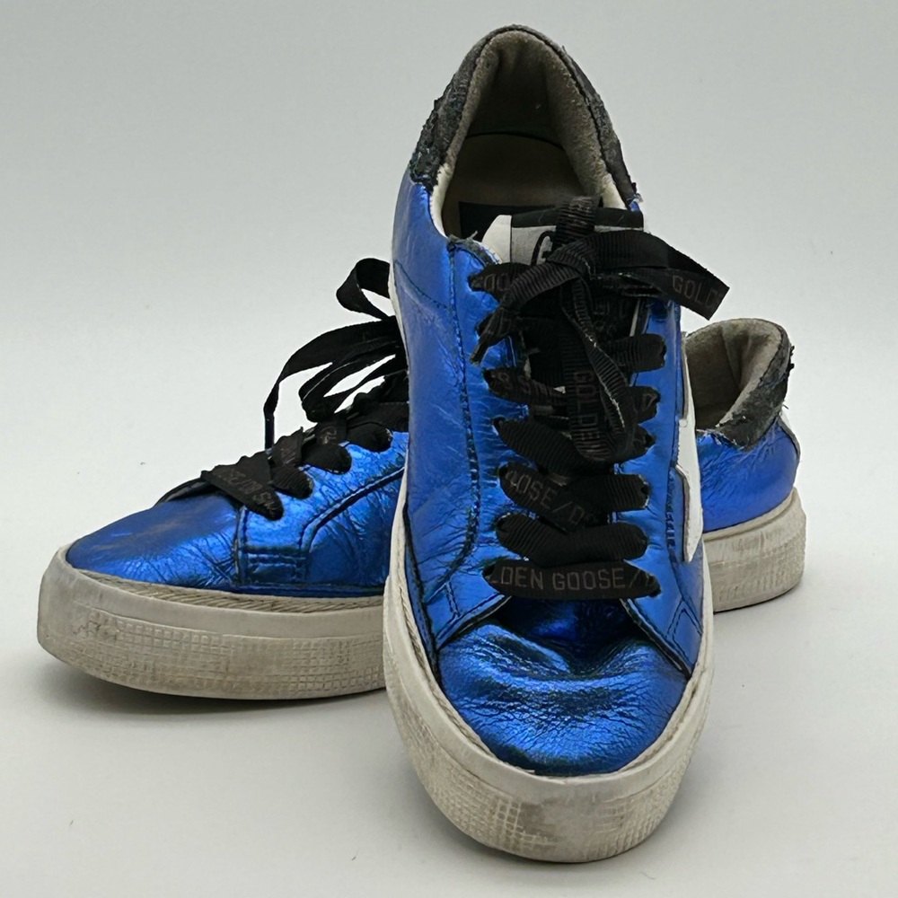 Golden Goose Metallic Blue Low-Top Sneakers with Black Laces size 35